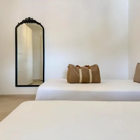 Canaryislandshost I Azucena Тиас